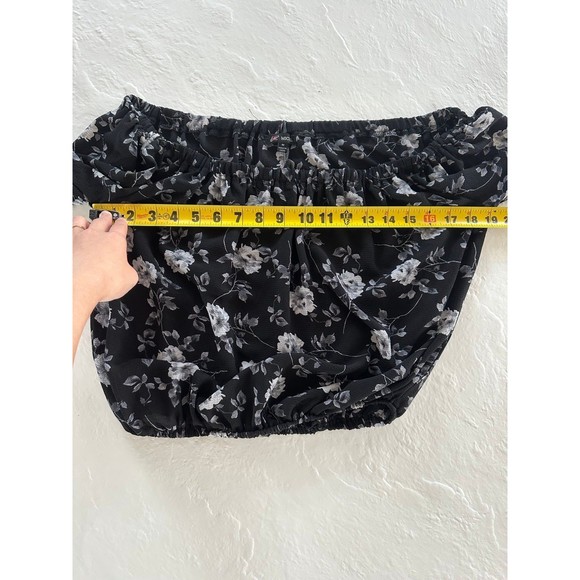 Michel Cropped Off The Shoulder Floral Top - Picture 8 of 8